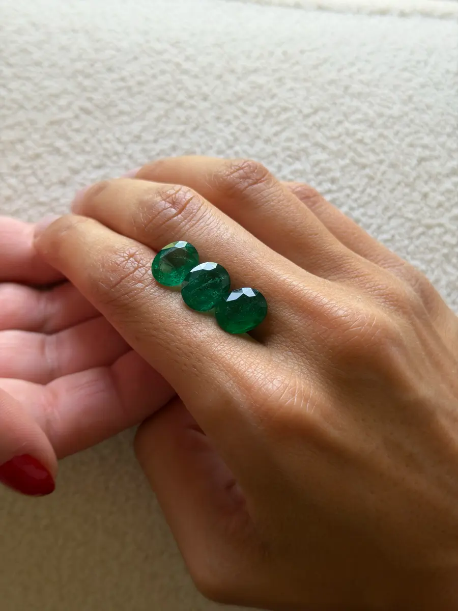 Comparing colour by hand